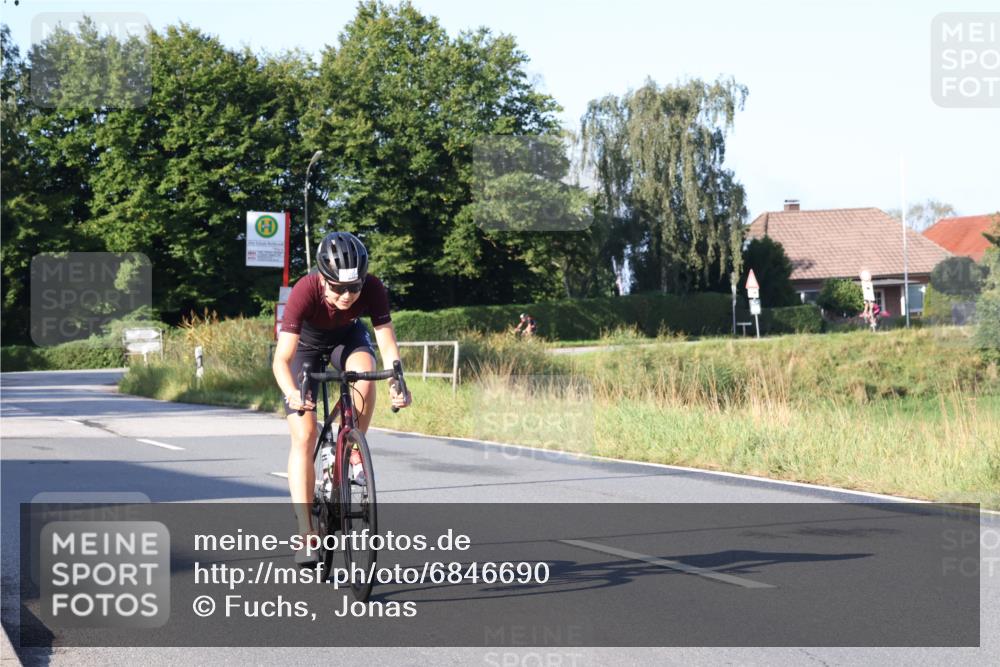 25.08.2024 - Elbe Triathlon Hamburg Fuchs,  Jonas http://msf.ph/oto/6846690 25.08.2024 09:08:25 Radfahren 42, 153, 120 meine-sportfotos.de