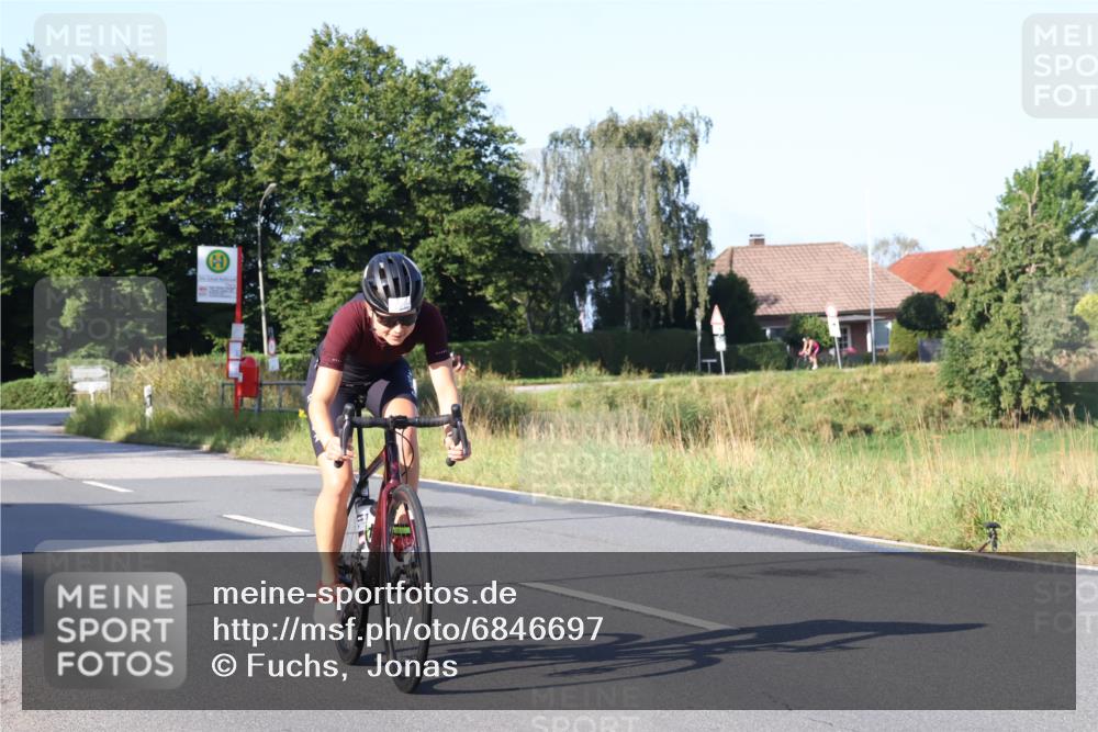25.08.2024 - Elbe Triathlon Hamburg Fuchs,  Jonas http://msf.ph/oto/6846697 25.08.2024 09:08:25 Radfahren 42, 153, 120 meine-sportfotos.de