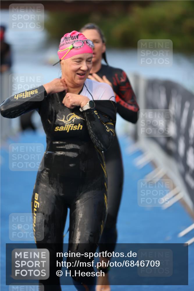25.08.2024 - Elbe Triathlon Hamburg H.Heesch http://msf.ph/oto/6846709 25.08.2024 08:50:06 Schwimmen 118, 127, 155 meine-sportfotos.de