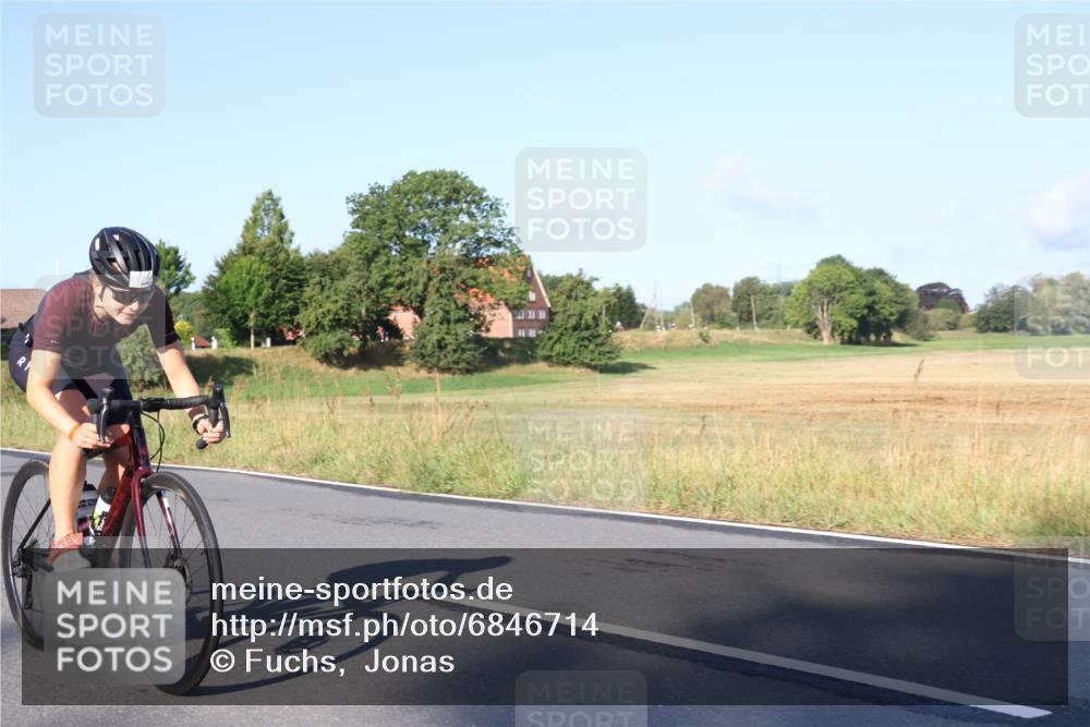 25.08.2024 - Elbe Triathlon Hamburg Fuchs,  Jonas http://msf.ph/oto/6846714 25.08.2024 09:08:26 Radfahren 42, 153, 120 meine-sportfotos.de