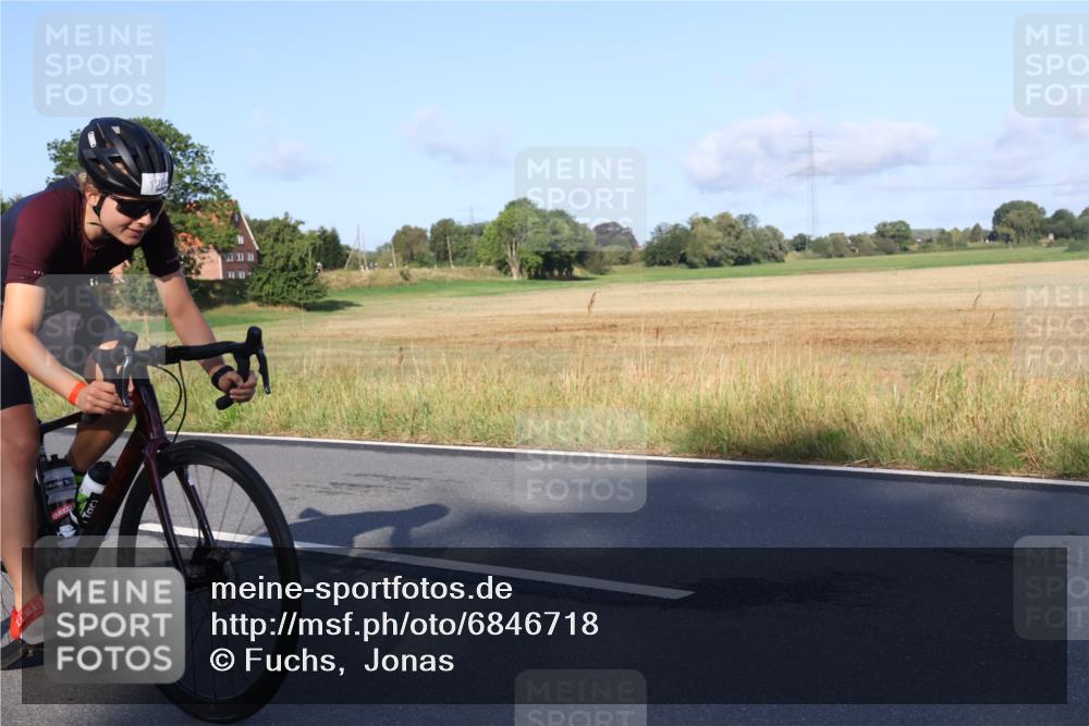 25.08.2024 - Elbe Triathlon Hamburg Fuchs,  Jonas http://msf.ph/oto/6846718 25.08.2024 09:08:26 Radfahren 42, 153, 120 meine-sportfotos.de
