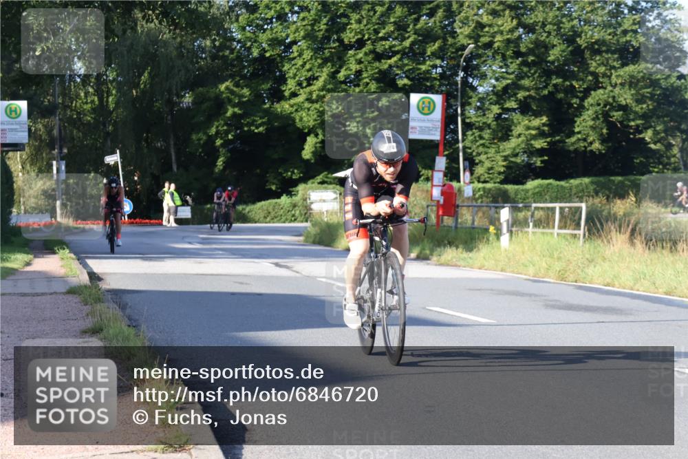 25.08.2024 - Elbe Triathlon Hamburg Fuchs,  Jonas http://msf.ph/oto/6846720 25.08.2024 09:08:34 Radfahren 184, 174, 75 meine-sportfotos.de