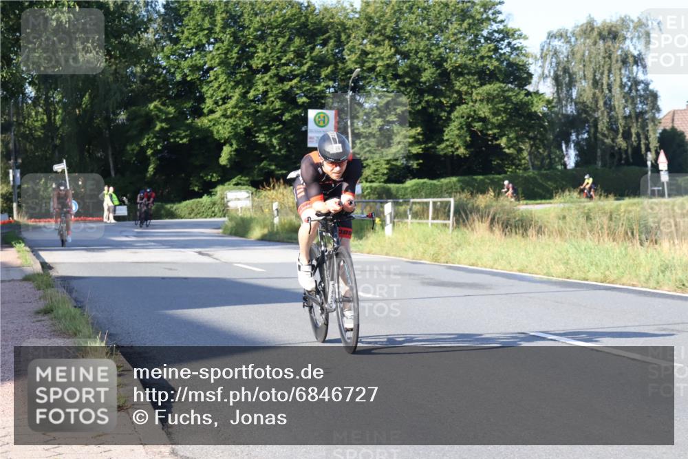 25.08.2024 - Elbe Triathlon Hamburg Fuchs,  Jonas http://msf.ph/oto/6846727 25.08.2024 09:08:34 Radfahren 184, 174, 75 meine-sportfotos.de