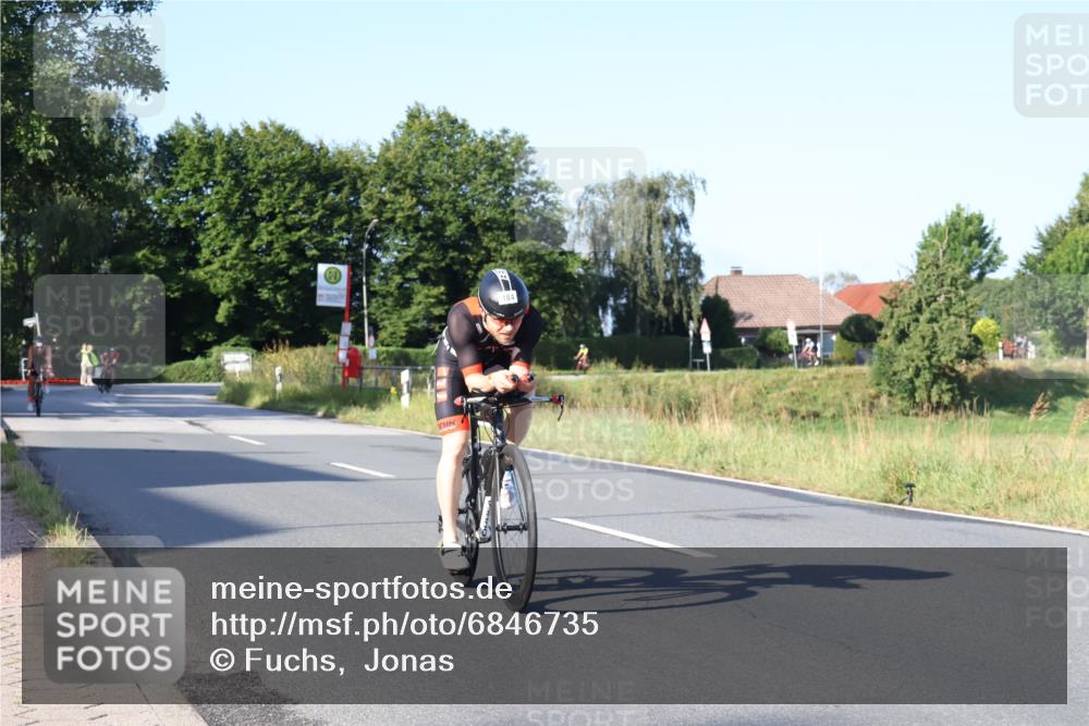 25.08.2024 - Elbe Triathlon Hamburg Fuchs,  Jonas http://msf.ph/oto/6846735 25.08.2024 09:08:35 Radfahren 184, 174, 75 meine-sportfotos.de