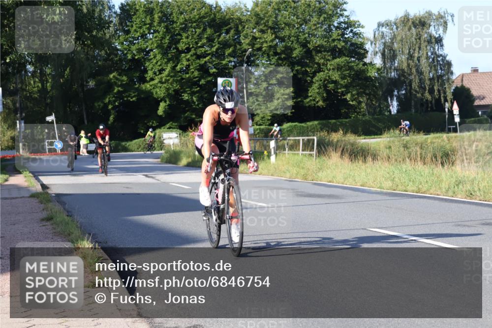 25.08.2024 - Elbe Triathlon Hamburg Fuchs,  Jonas http://msf.ph/oto/6846754 25.08.2024 09:08:38 Radfahren 184, 174, 75, 117, 91 meine-sportfotos.de