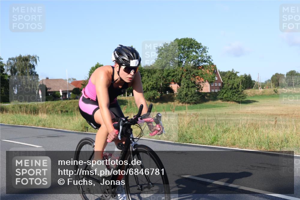 25.08.2024 - Elbe Triathlon Hamburg Fuchs,  Jonas http://msf.ph/oto/6846781 25.08.2024 09:08:39 Radfahren 184, 174, 75, 117, 91 meine-sportfotos.de