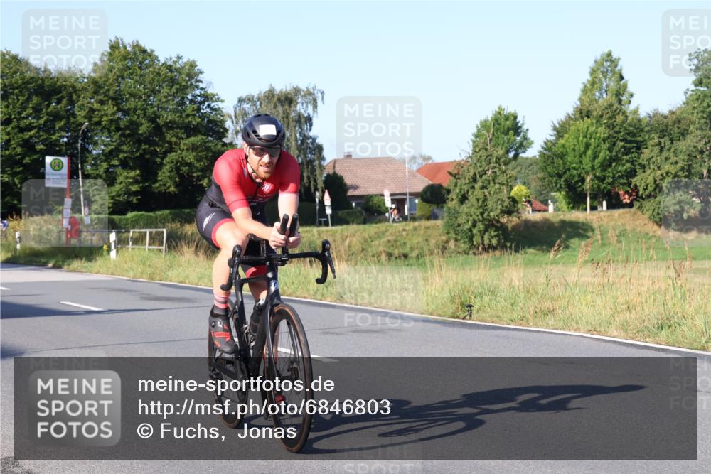 25.08.2024 - Elbe Triathlon Hamburg Fuchs,  Jonas http://msf.ph/oto/6846803 25.08.2024 09:08:41 Radfahren 174, 75, 117, 91, 211 meine-sportfotos.de