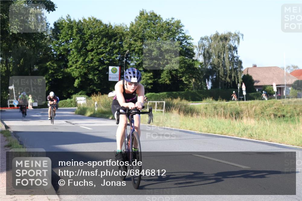 25.08.2024 - Elbe Triathlon Hamburg Fuchs,  Jonas http://msf.ph/oto/6846812 25.08.2024 09:08:42 Radfahren 174, 75, 117, 91, 211, 205 meine-sportfotos.de