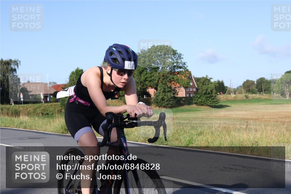 25.08.2024 - Elbe Triathlon Hamburg Fuchs,  Jonas http://msf.ph/oto/6846828 25.08.2024 09:08:43 Radfahren 174, 75, 117, 91, 211, 205, 266 meine-sportfotos.de