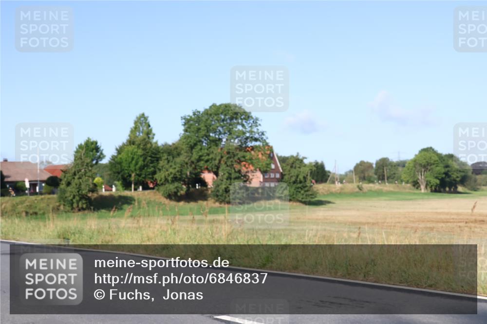 25.08.2024 - Elbe Triathlon Hamburg Fuchs,  Jonas http://msf.ph/oto/6846837 25.08.2024 09:08:43 Radfahren 174, 75, 117, 91, 211, 205, 266 meine-sportfotos.de