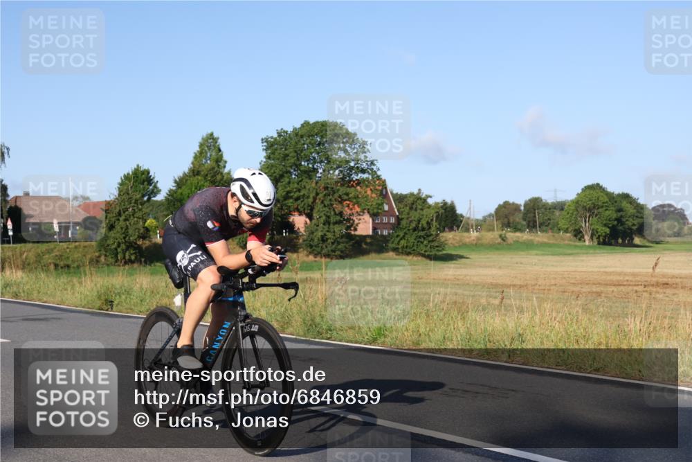 25.08.2024 - Elbe Triathlon Hamburg Fuchs,  Jonas http://msf.ph/oto/6846859 25.08.2024 09:08:45 Radfahren 75, 117, 91, 211, 205, 266, 179 meine-sportfotos.de
