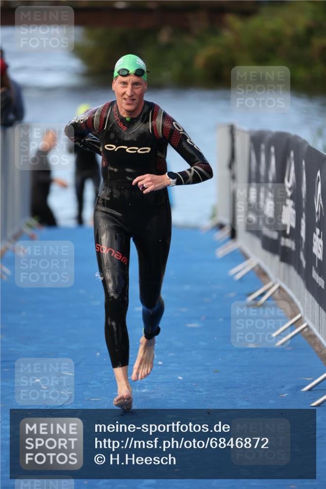 25.08.2024 - Elbe Triathlon Hamburg H.Heesch http://msf.ph/oto/6846872 25.08.2024 08:50:18 Schwimmen 118, 127, 155, 330 meine-sportfotos.de