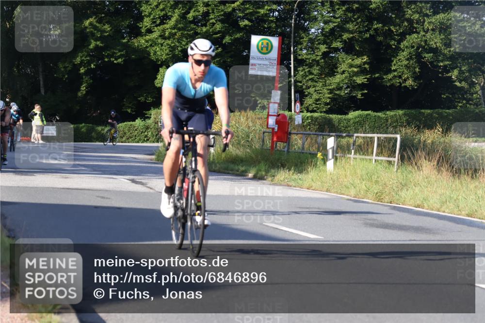25.08.2024 - Elbe Triathlon Hamburg Fuchs,  Jonas http://msf.ph/oto/6846896 25.08.2024 09:08:48 Radfahren 117, 91, 211, 205, 266, 179, 208, 110 meine-sportfotos.de