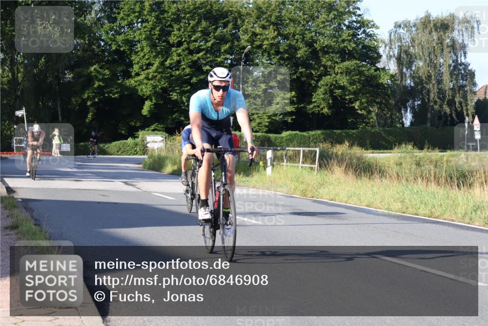 25.08.2024 - Elbe Triathlon Hamburg Fuchs,  Jonas http://msf.ph/oto/6846908 25.08.2024 09:08:48 Radfahren 117, 91, 211, 205, 266, 179, 208, 110 meine-sportfotos.de