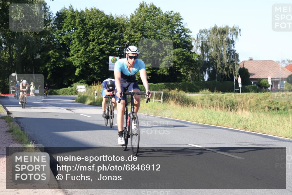 25.08.2024 - Elbe Triathlon Hamburg Fuchs,  Jonas http://msf.ph/oto/6846912 25.08.2024 09:08:48 Radfahren 117, 91, 211, 205, 266, 179, 208, 110 meine-sportfotos.de
