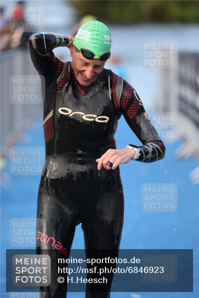 25.08.2024 - Elbe Triathlon Hamburg H.Heesch http://msf.ph/oto/6846923 25.08.2024 08:50:20 Schwimmen 118, 127, 155, 330 meine-sportfotos.de