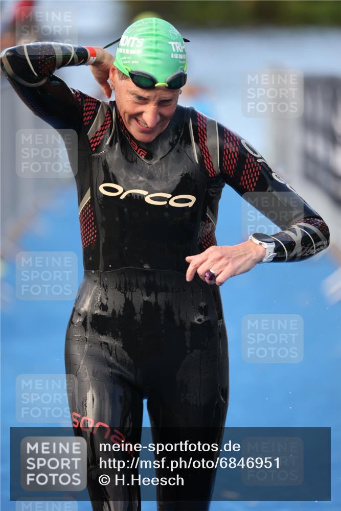 25.08.2024 - Elbe Triathlon Hamburg H.Heesch http://msf.ph/oto/6846951 25.08.2024 08:50:20 Schwimmen 118, 127, 155, 330 meine-sportfotos.de