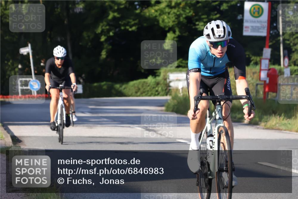 25.08.2024 - Elbe Triathlon Hamburg Fuchs,  Jonas http://msf.ph/oto/6846983 25.08.2024 09:08:53 Radfahren 205, 266, 179, 208, 110, 283 meine-sportfotos.de