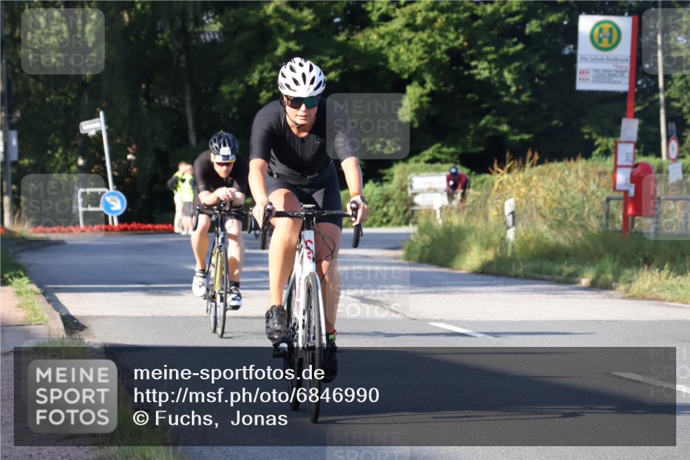25.08.2024 - Elbe Triathlon Hamburg Fuchs,  Jonas http://msf.ph/oto/6846990 25.08.2024 09:08:54 Radfahren 205, 266, 179, 208, 110, 283, 84, 56 meine-sportfotos.de