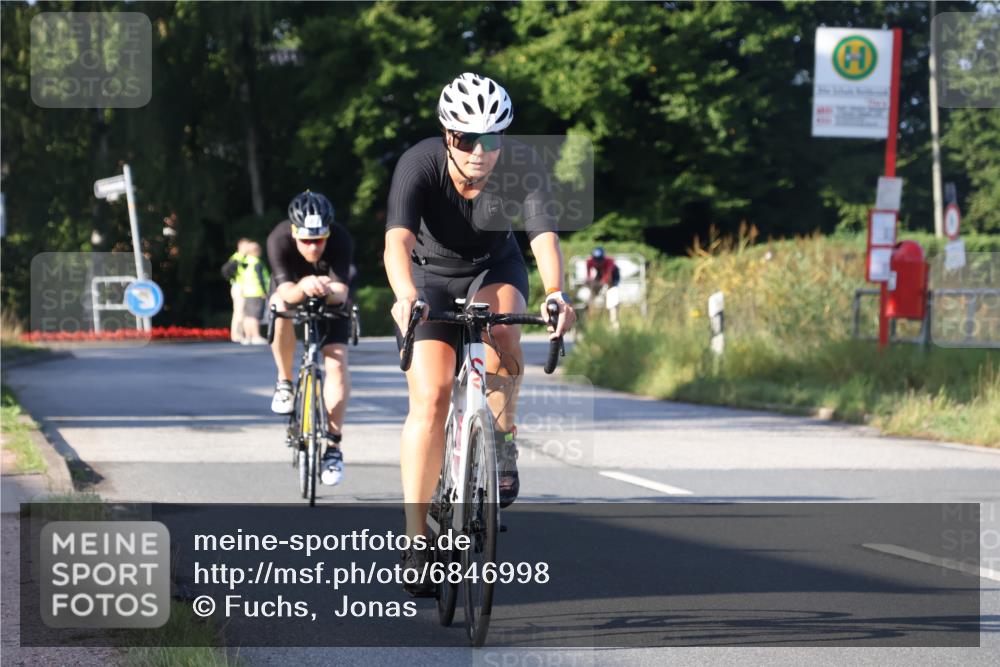 25.08.2024 - Elbe Triathlon Hamburg Fuchs,  Jonas http://msf.ph/oto/6846998 25.08.2024 09:08:54 Radfahren 205, 266, 179, 208, 110, 283, 84, 56 meine-sportfotos.de