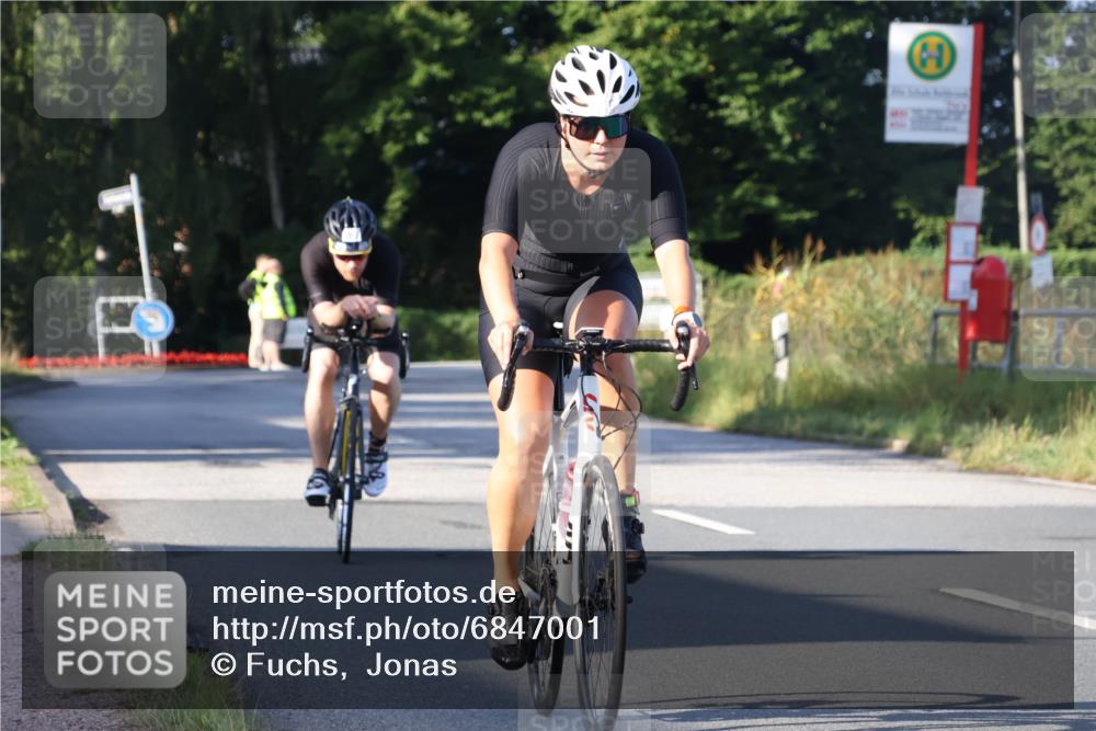 25.08.2024 - Elbe Triathlon Hamburg Fuchs,  Jonas http://msf.ph/oto/6847001 25.08.2024 09:08:54 Radfahren 205, 266, 179, 208, 110, 283, 84, 56 meine-sportfotos.de