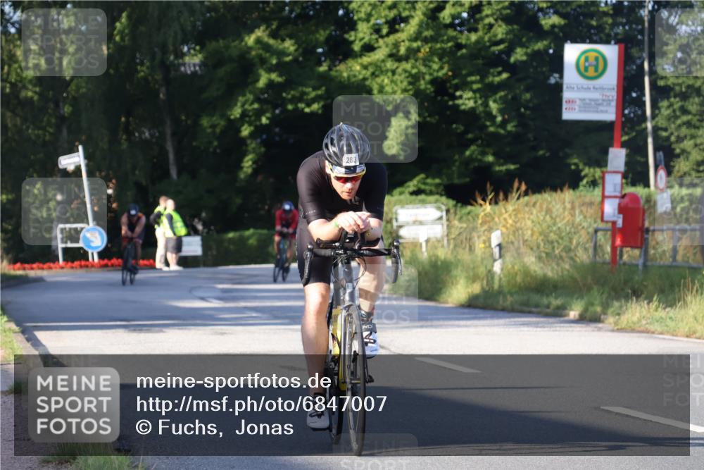 25.08.2024 - Elbe Triathlon Hamburg Fuchs,  Jonas http://msf.ph/oto/6847007 25.08.2024 09:08:55 Radfahren 266, 179, 208, 110, 283, 84, 56 meine-sportfotos.de