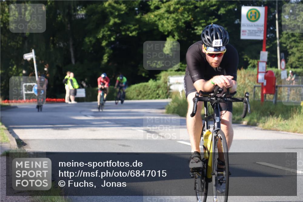 25.08.2024 - Elbe Triathlon Hamburg Fuchs,  Jonas http://msf.ph/oto/6847015 25.08.2024 09:08:55 Radfahren 266, 179, 208, 110, 283, 84, 56 meine-sportfotos.de