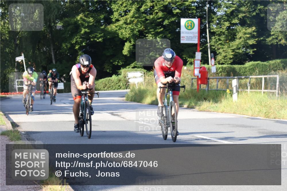 25.08.2024 - Elbe Triathlon Hamburg Fuchs,  Jonas http://msf.ph/oto/6847046 25.08.2024 09:09:00 Radfahren 110, 283, 84, 56, 209, 241, 310 meine-sportfotos.de