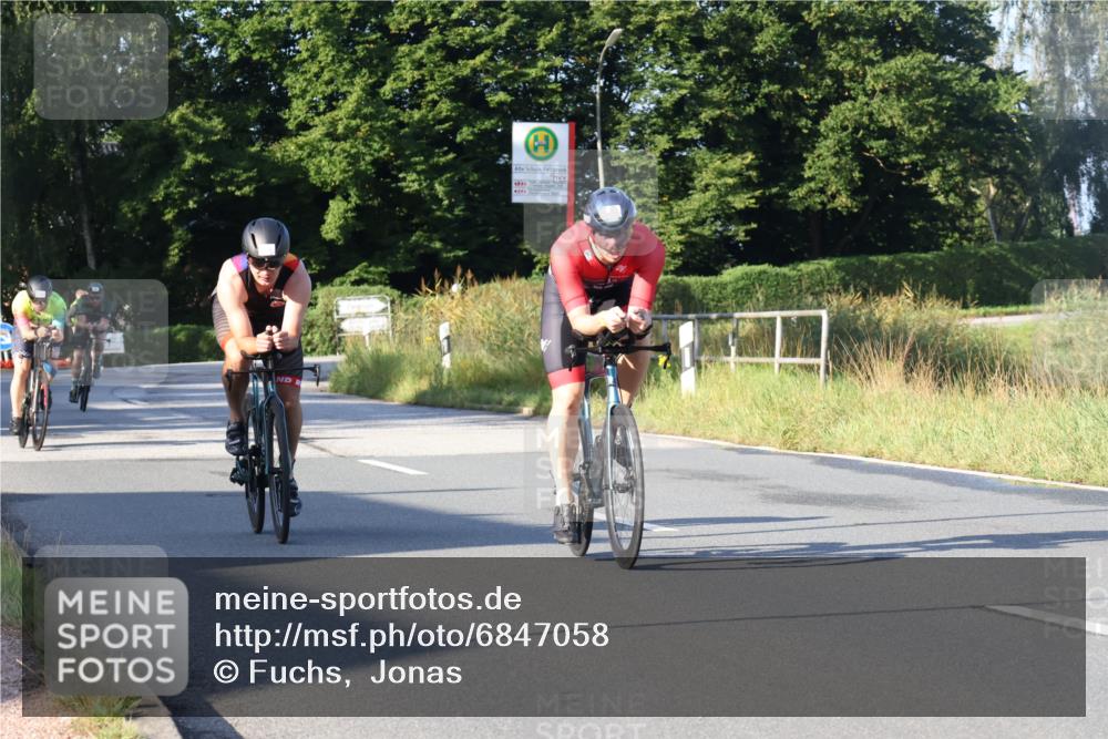 25.08.2024 - Elbe Triathlon Hamburg Fuchs,  Jonas http://msf.ph/oto/6847058 25.08.2024 09:09:00 Radfahren 110, 283, 84, 56, 209, 241, 310 meine-sportfotos.de