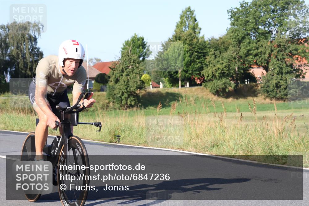 25.08.2024 - Elbe Triathlon Hamburg Fuchs,  Jonas http://msf.ph/oto/6847236 25.08.2024 09:09:14 Radfahren 278, 161, 105, 142, 261 meine-sportfotos.de