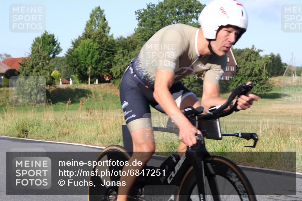25.08.2024 - Elbe Triathlon Hamburg Fuchs,  Jonas http://msf.ph/oto/6847251 25.08.2024 09:09:14 Radfahren 278, 161, 105, 142, 261 meine-sportfotos.de