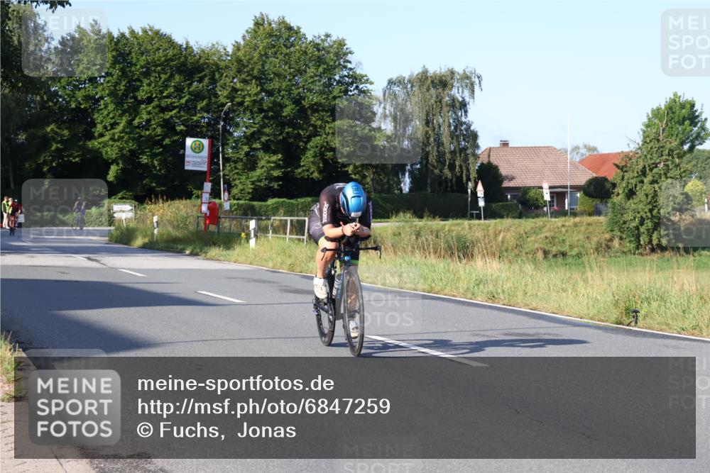 25.08.2024 - Elbe Triathlon Hamburg Fuchs,  Jonas http://msf.ph/oto/6847259 25.08.2024 09:09:15 Radfahren 161, 105, 142, 261, 121 meine-sportfotos.de