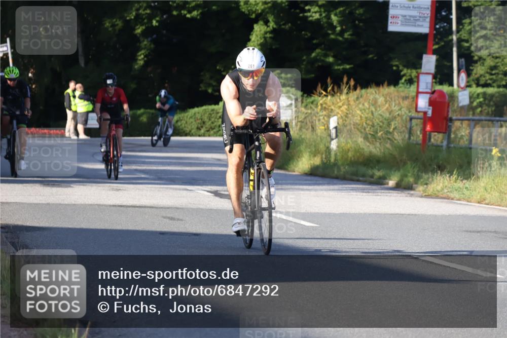 25.08.2024 - Elbe Triathlon Hamburg Fuchs,  Jonas http://msf.ph/oto/6847292 25.08.2024 09:09:17 Radfahren 161, 105, 142, 261, 121, 141, 46, 303 meine-sportfotos.de