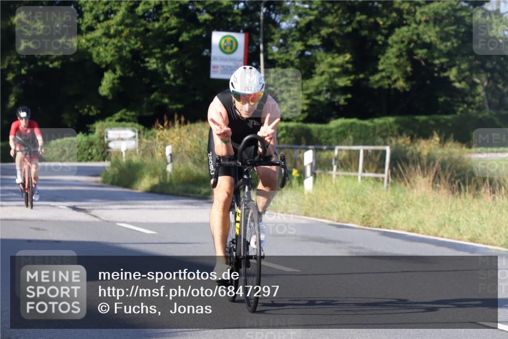 25.08.2024 - Elbe Triathlon Hamburg Fuchs,  Jonas http://msf.ph/oto/6847297 25.08.2024 09:09:18 Radfahren 161, 105, 142, 261, 121, 141, 46, 303 meine-sportfotos.de