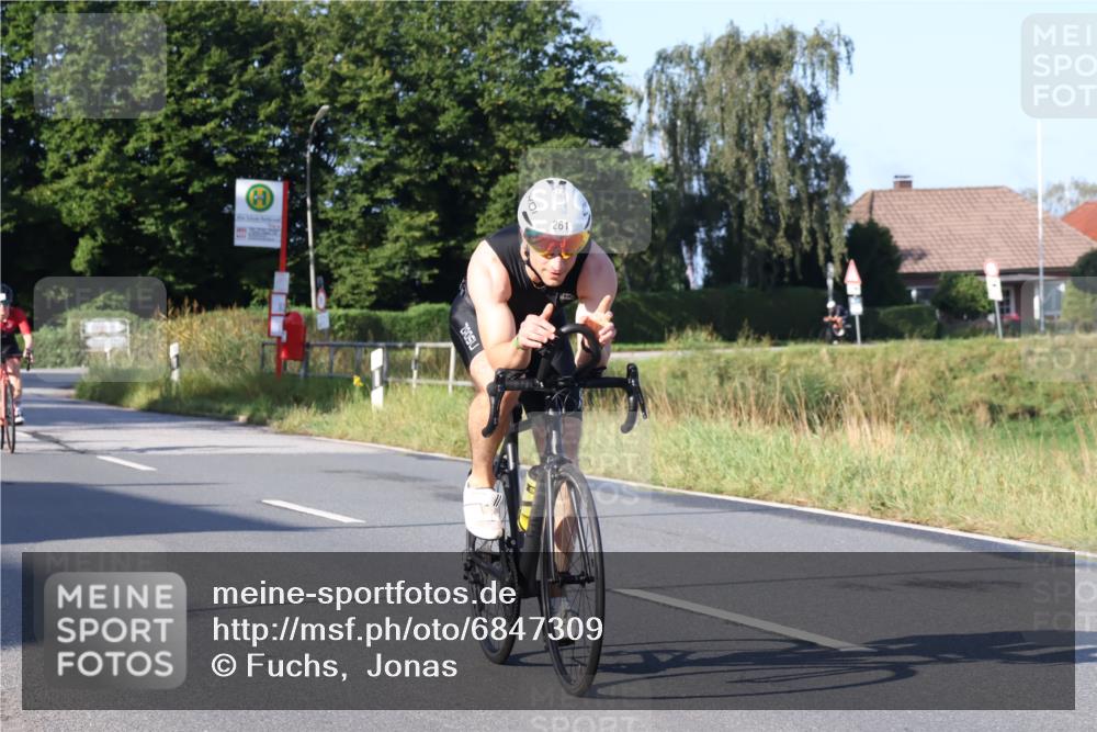 25.08.2024 - Elbe Triathlon Hamburg Fuchs,  Jonas http://msf.ph/oto/6847309 25.08.2024 09:09:19 Radfahren 105, 142, 261, 121, 141, 46, 303 meine-sportfotos.de