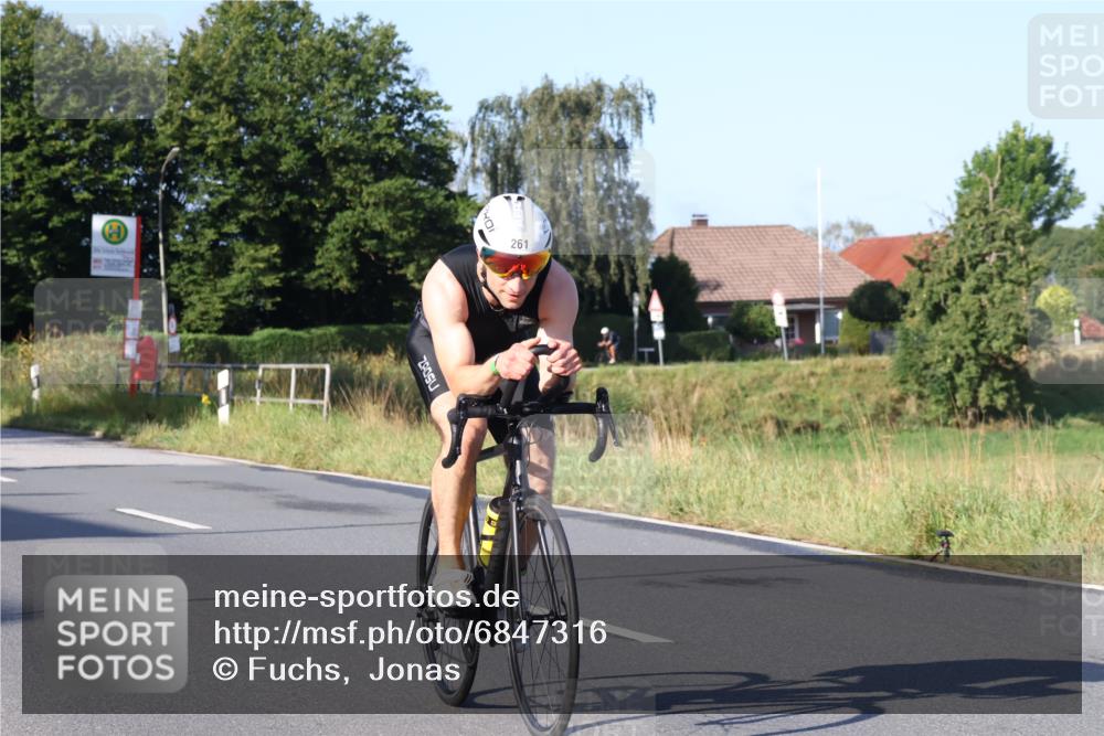 25.08.2024 - Elbe Triathlon Hamburg Fuchs,  Jonas http://msf.ph/oto/6847316 25.08.2024 09:09:19 Radfahren 105, 142, 261, 121, 141, 46, 303 meine-sportfotos.de