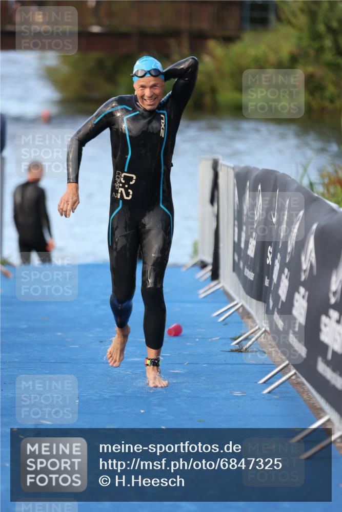 25.08.2024 - Elbe Triathlon Hamburg H.Heesch http://msf.ph/oto/6847325 25.08.2024 08:51:26 Schwimmen 163 meine-sportfotos.de