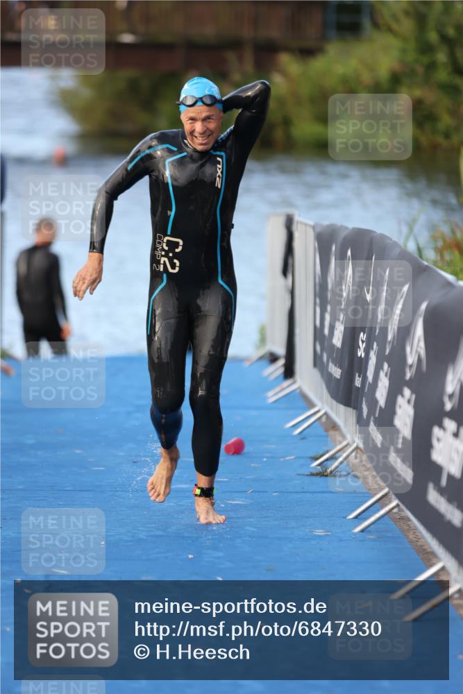 25.08.2024 - Elbe Triathlon Hamburg H.Heesch http://msf.ph/oto/6847330 25.08.2024 08:51:26 Schwimmen 163 meine-sportfotos.de