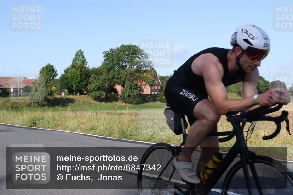 25.08.2024 - Elbe Triathlon Hamburg Fuchs,  Jonas http://msf.ph/oto/6847342 25.08.2024 09:09:19 Radfahren 105, 142, 261, 121, 141, 46, 303 meine-sportfotos.de