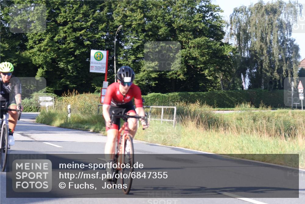 25.08.2024 - Elbe Triathlon Hamburg Fuchs,  Jonas http://msf.ph/oto/6847355 25.08.2024 09:09:21 Radfahren 142, 261, 121, 141, 46, 303 meine-sportfotos.de