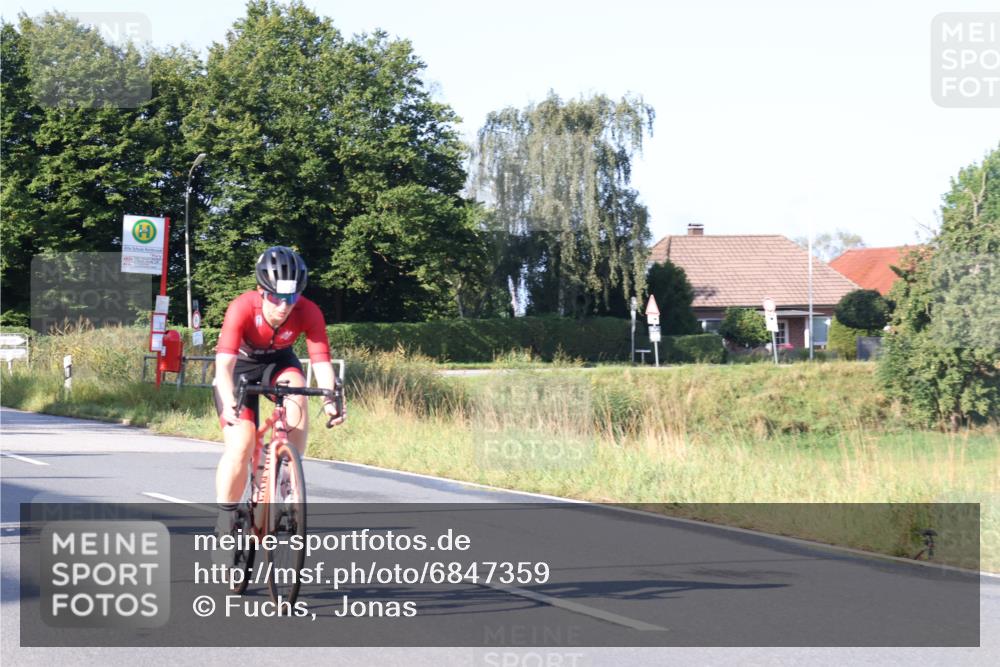 25.08.2024 - Elbe Triathlon Hamburg Fuchs,  Jonas http://msf.ph/oto/6847359 25.08.2024 09:09:21 Radfahren 142, 261, 121, 141, 46, 303 meine-sportfotos.de