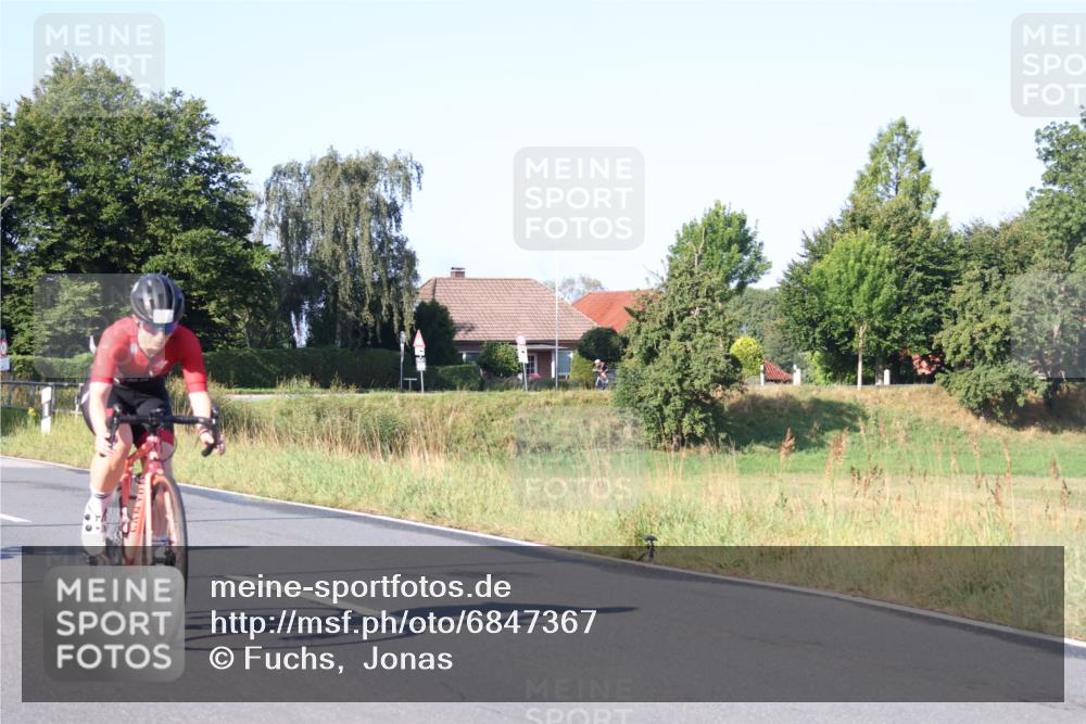 25.08.2024 - Elbe Triathlon Hamburg Fuchs,  Jonas http://msf.ph/oto/6847367 25.08.2024 09:09:21 Radfahren 142, 261, 121, 141, 46, 303 meine-sportfotos.de