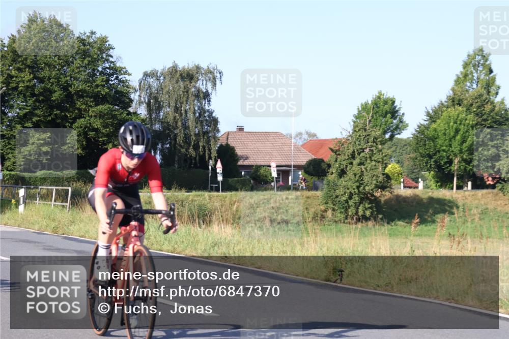 25.08.2024 - Elbe Triathlon Hamburg Fuchs,  Jonas http://msf.ph/oto/6847370 25.08.2024 09:09:21 Radfahren 142, 261, 121, 141, 46, 303 meine-sportfotos.de