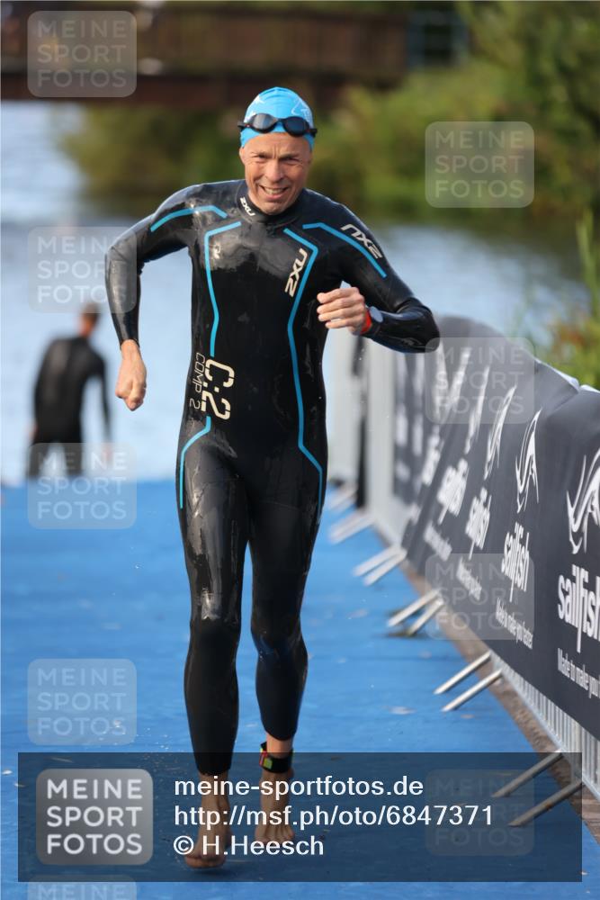 25.08.2024 - Elbe Triathlon Hamburg H.Heesch http://msf.ph/oto/6847371 25.08.2024 08:51:27 Schwimmen 163 meine-sportfotos.de
