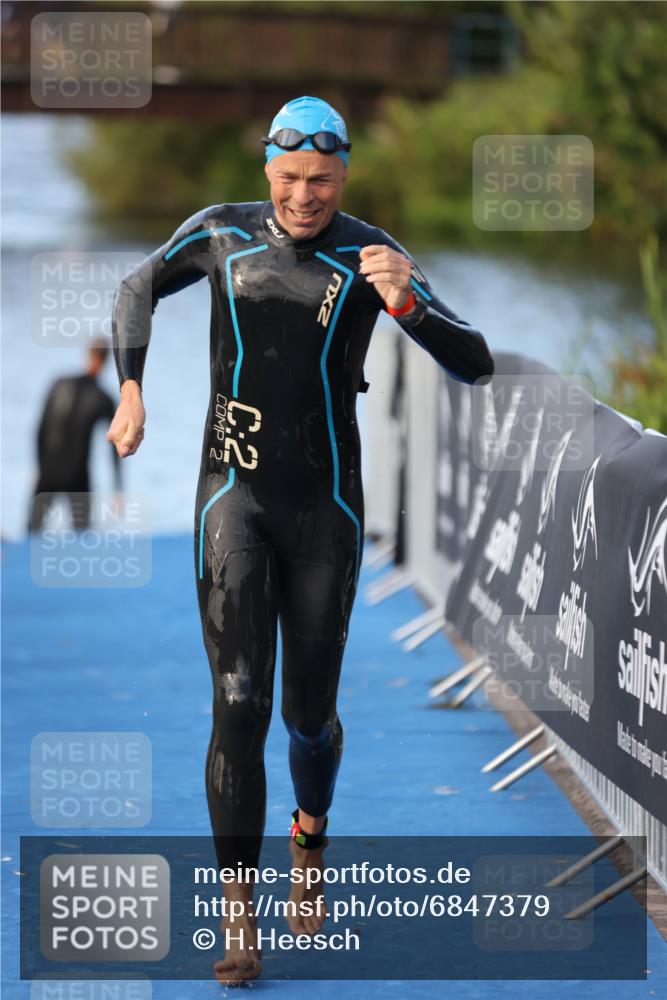 25.08.2024 - Elbe Triathlon Hamburg H.Heesch http://msf.ph/oto/6847379 25.08.2024 08:51:27 Schwimmen 163 meine-sportfotos.de