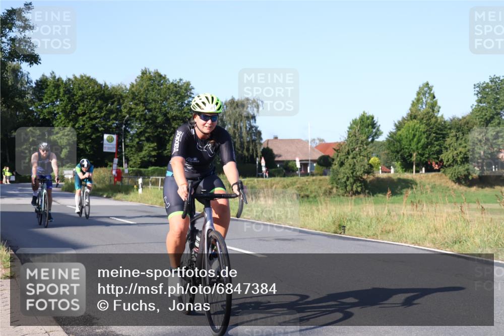 25.08.2024 - Elbe Triathlon Hamburg Fuchs,  Jonas http://msf.ph/oto/6847384 25.08.2024 09:09:22 Radfahren 261, 121, 141, 46, 303 meine-sportfotos.de