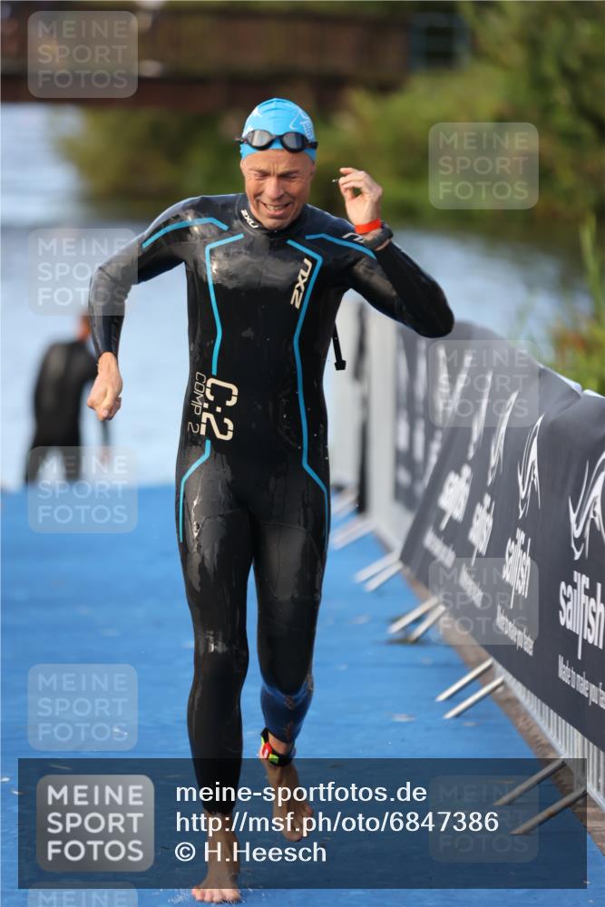 25.08.2024 - Elbe Triathlon Hamburg H.Heesch http://msf.ph/oto/6847386 25.08.2024 08:51:27 Schwimmen 163 meine-sportfotos.de