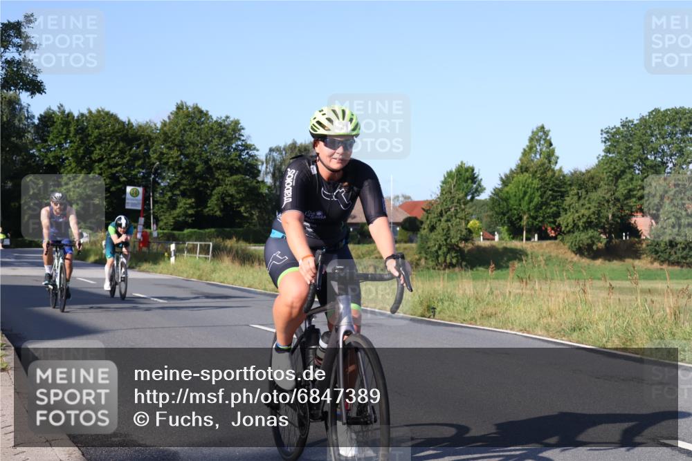 25.08.2024 - Elbe Triathlon Hamburg Fuchs,  Jonas http://msf.ph/oto/6847389 25.08.2024 09:09:22 Radfahren 261, 121, 141, 46, 303 meine-sportfotos.de