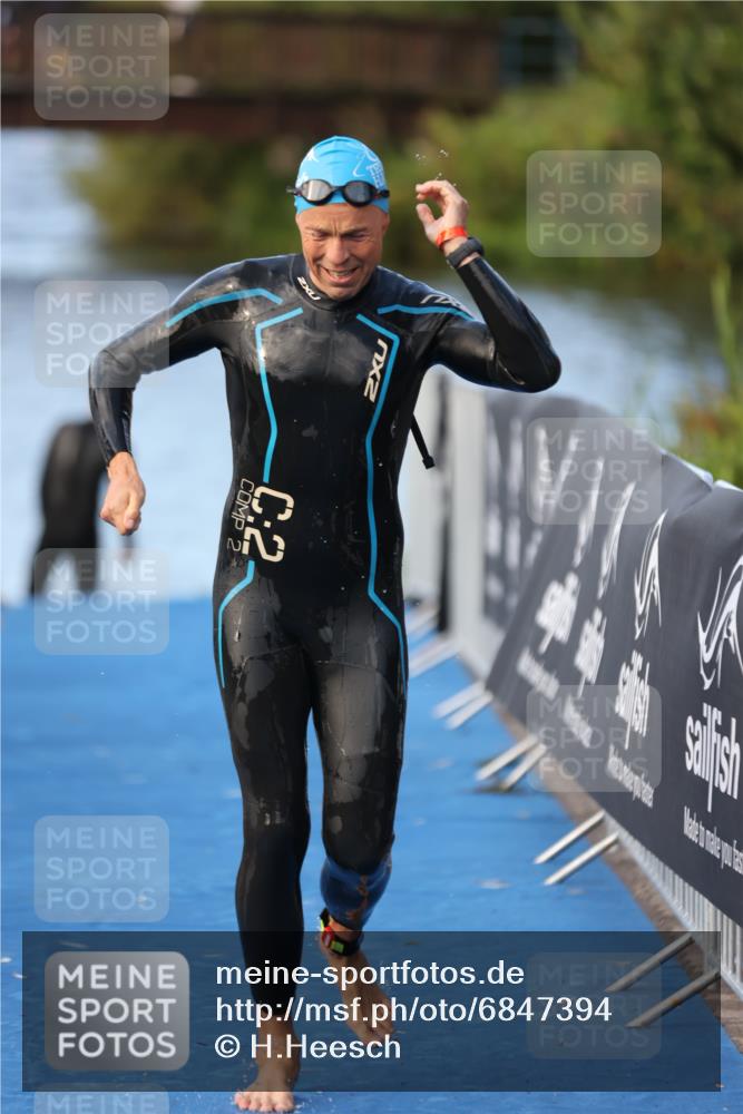 25.08.2024 - Elbe Triathlon Hamburg H.Heesch http://msf.ph/oto/6847394 25.08.2024 08:51:27 Schwimmen 163 meine-sportfotos.de