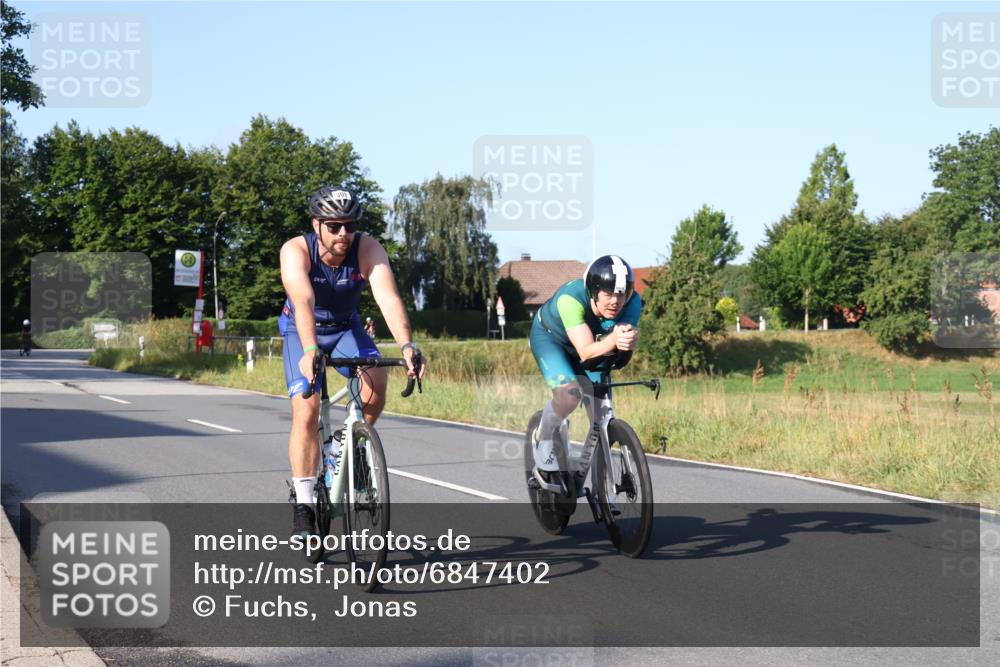 25.08.2024 - Elbe Triathlon Hamburg Fuchs,  Jonas http://msf.ph/oto/6847402 25.08.2024 09:09:23 Radfahren 261, 121, 141, 46, 303, 198 meine-sportfotos.de